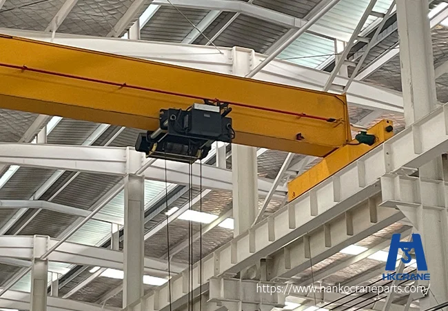 Hanko-electric-hoist-mounted-on-a-workshop-overhead-crane-for-material-handling