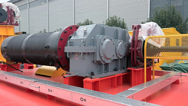 two-mechanical-components-used-in-lifting-systems