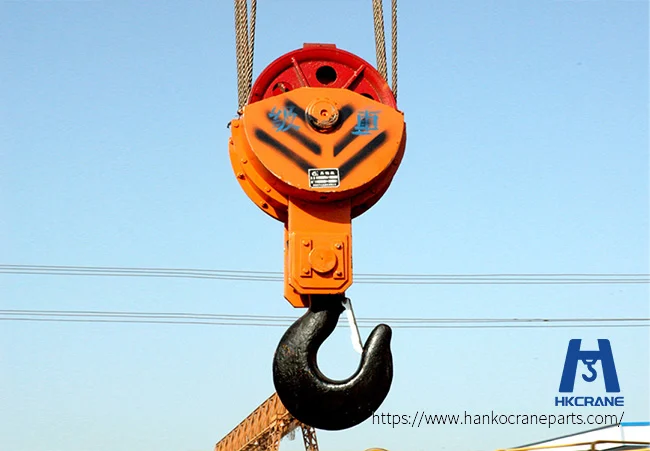 Forged-crane-hook-made-to-DIN-15401-for-overhead-crane-hoisting-mechanism
