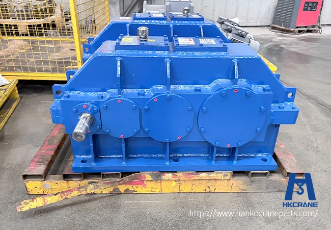 Crane gearbox oil type: finished crane gearboxes in the Hanko workshop