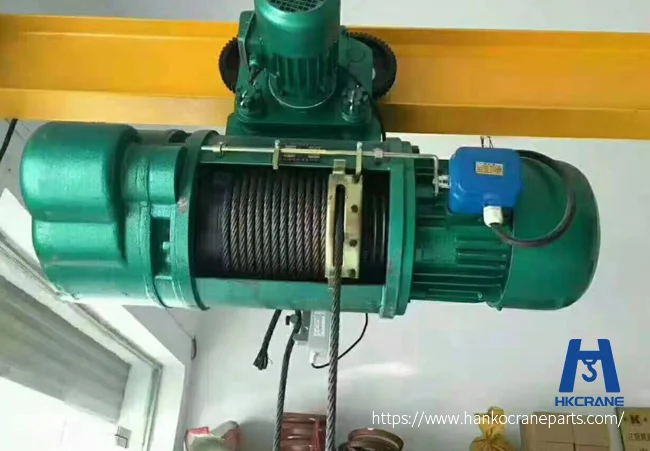 Broken wire and wear checks on a hoist wire rope